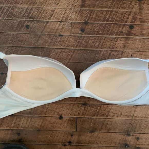 Victoria’s Secret nude bio fit 34DD push-up bra - Picture 3 of 3